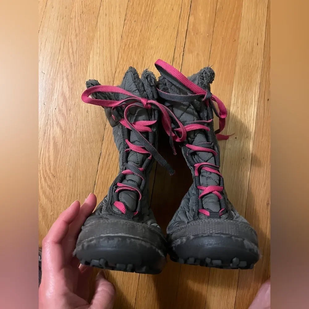 Columbia Youth Girl’s Minx Mid II Lace Up Winter Snow Boots Size 3 pink grey